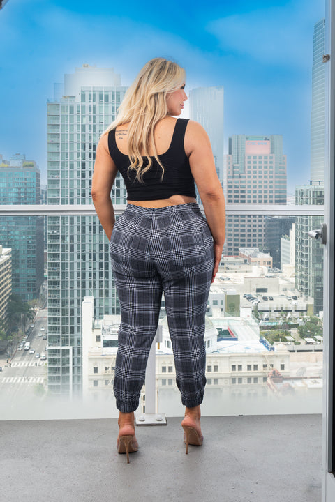 Plus Size Easy Wear Houndstooth Plaid Print Drawstring Waist Jogger With 4 Pockets (RN52469-002) - Wholesale Fashion Couture 